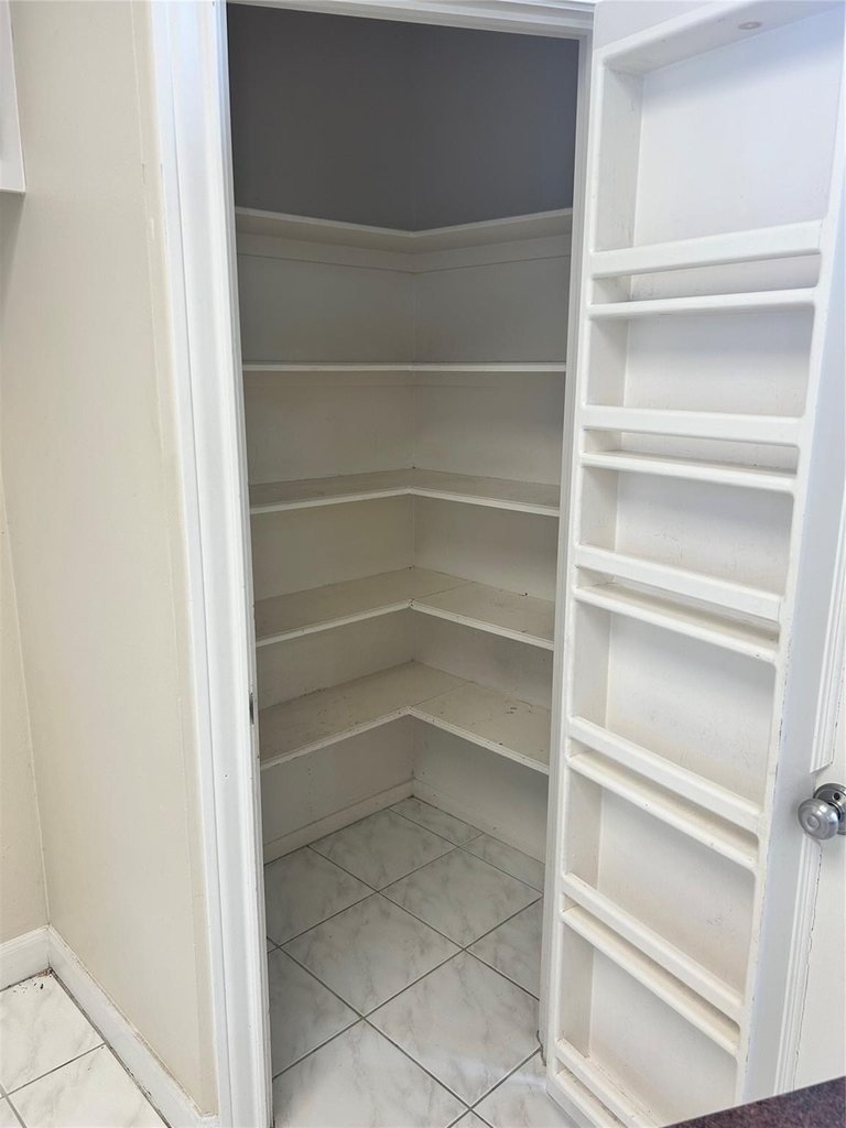 807 Kipp Avenue - Photo 4