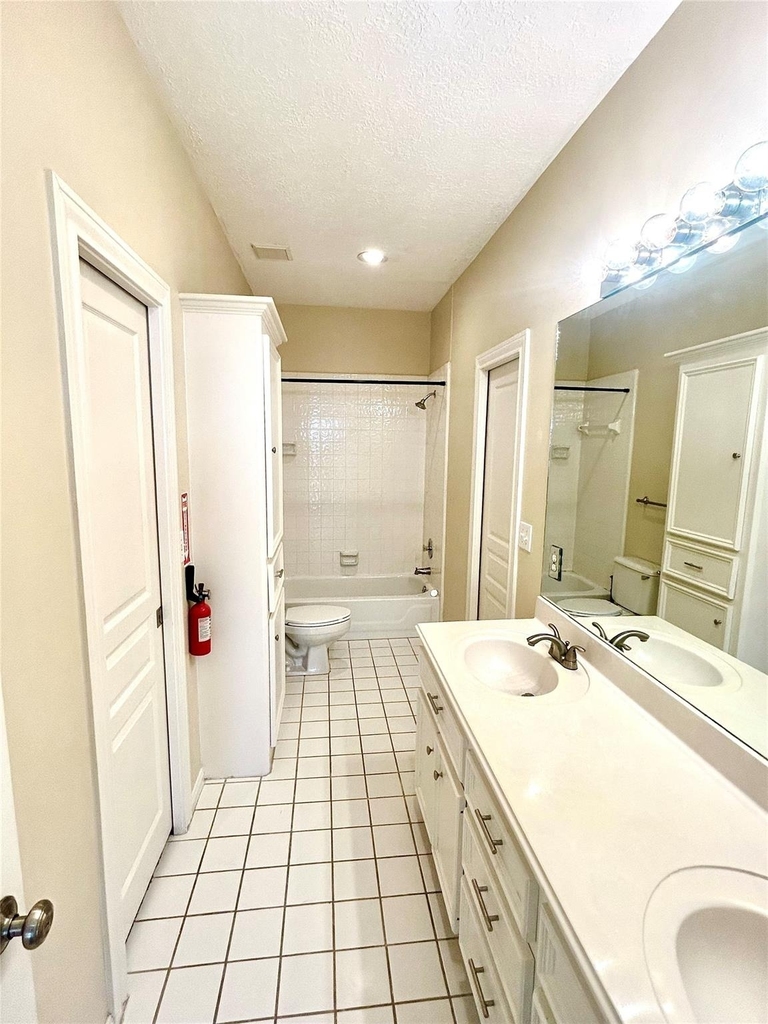 807 Kipp Avenue - Photo 18