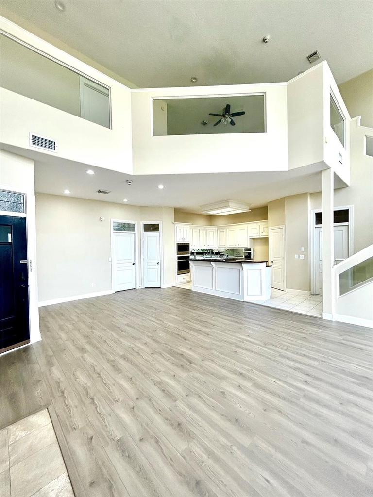 807 Kipp Avenue - Photo 1