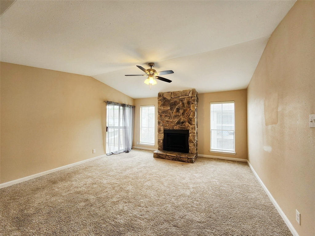 17401 Red Oak Drive - Photo 2