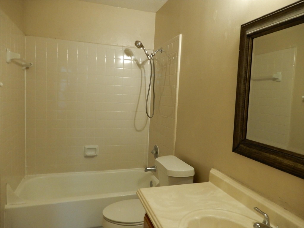 9797 Leawood Boulevard - Photo 9