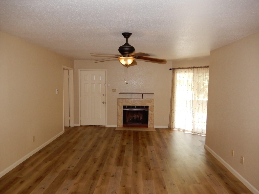 9797 Leawood Boulevard - Photo 1