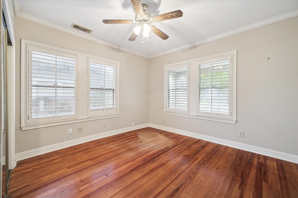 321 W 13th Street - Photo 5