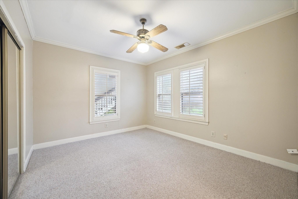 321 W 13th Street - Photo 7