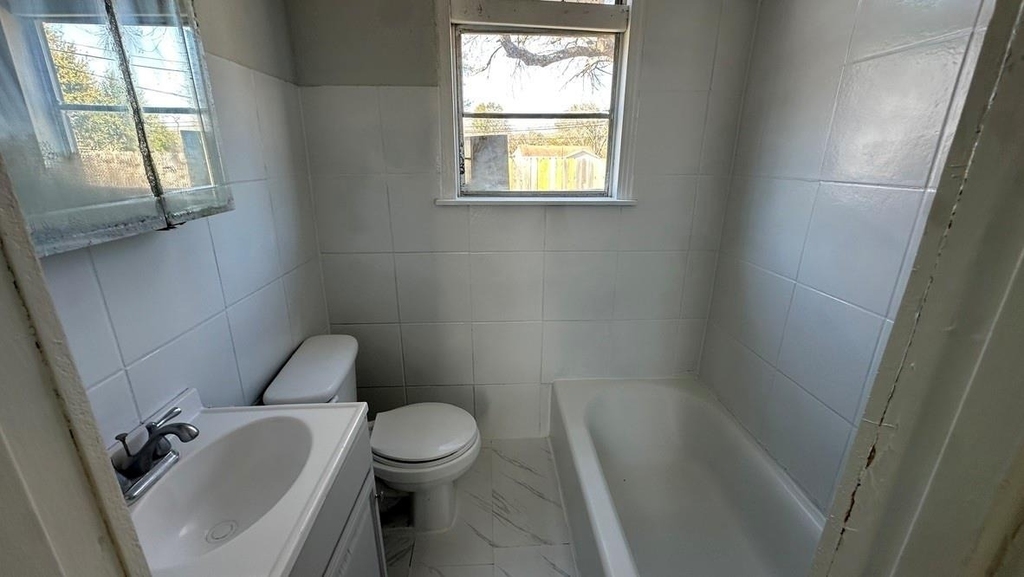 904 Herbert - Photo 5