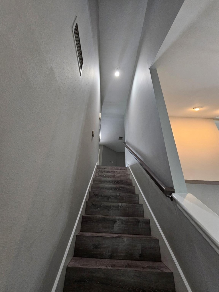 5739 Henniker Drive - Photo 15