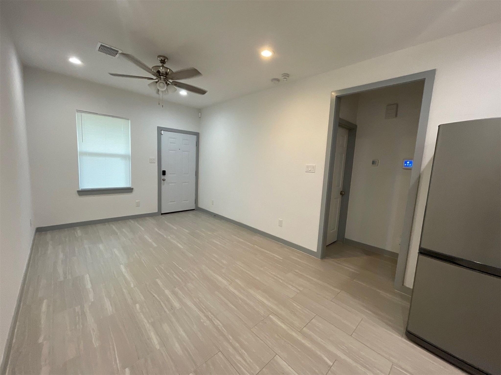 5226 Ridgevan Drive - Photo 3