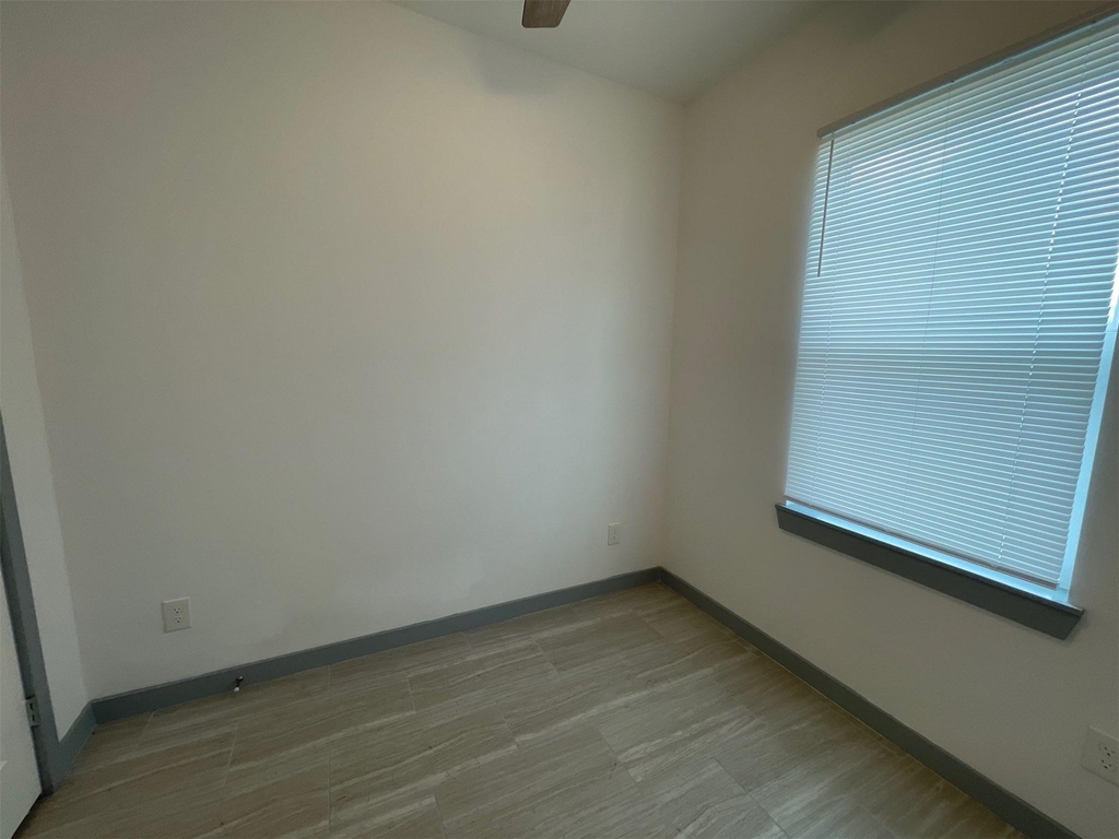5226 Ridgevan Drive - Photo 16