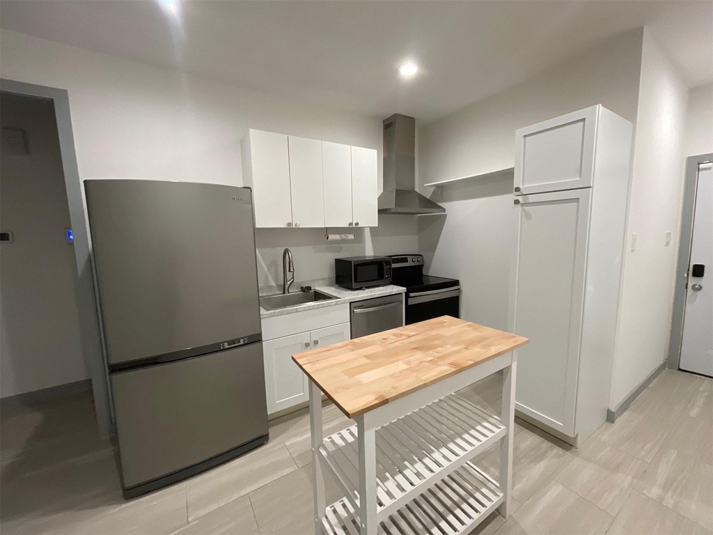 5226 Ridgevan Drive - Photo 5