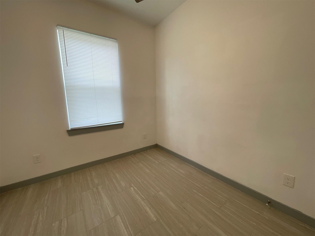 5226 Ridgevan Drive - Photo 18