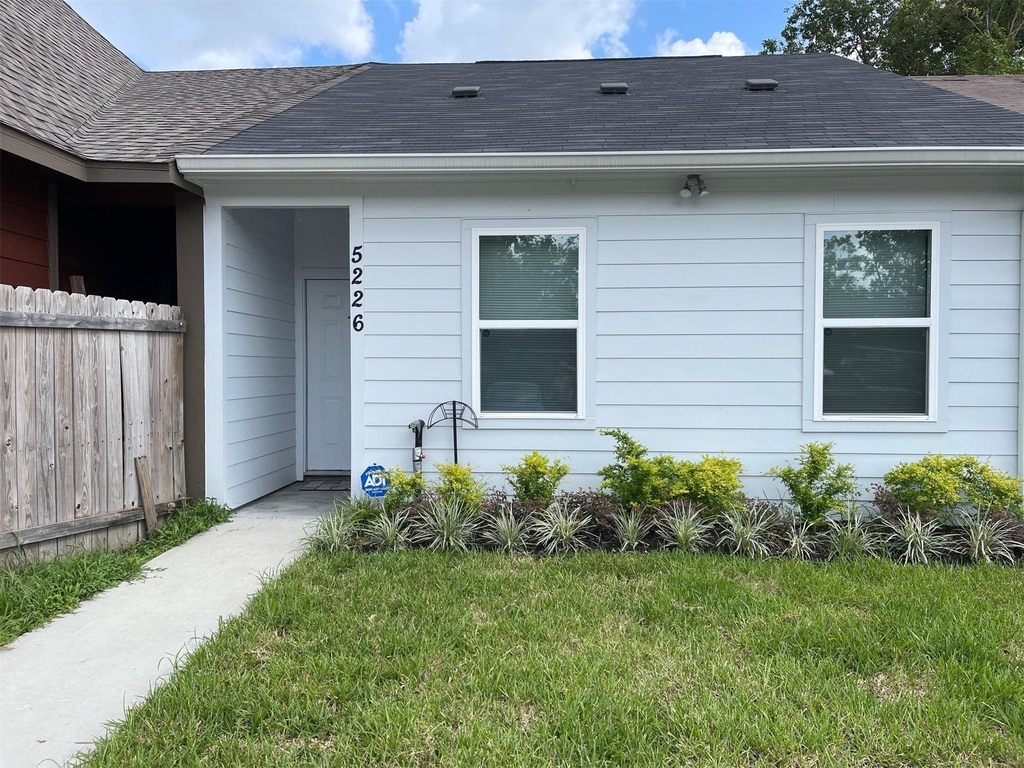 5226 Ridgevan Drive - Photo 0