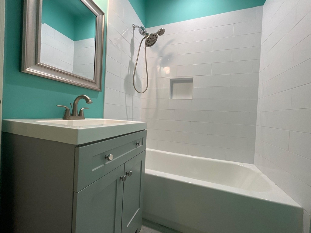 5226 Ridgevan Drive - Photo 9
