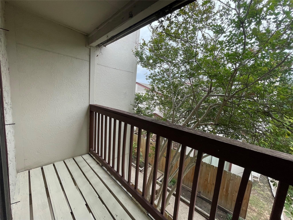 3909 Tanglewilde Street - Photo 13