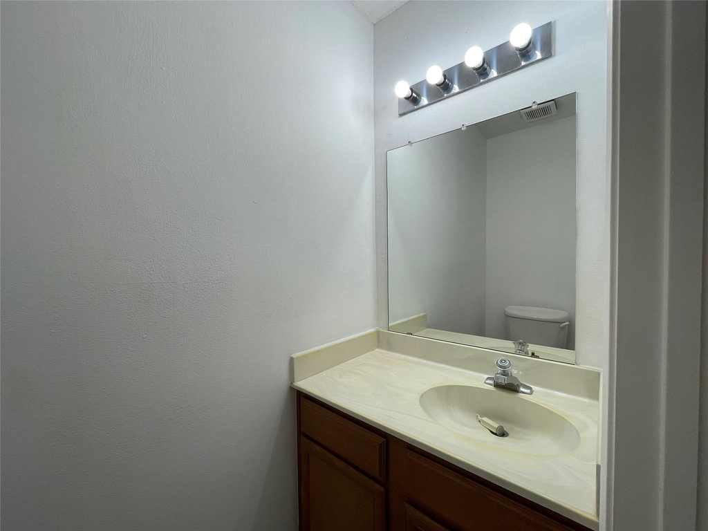 3909 Tanglewilde Street - Photo 11