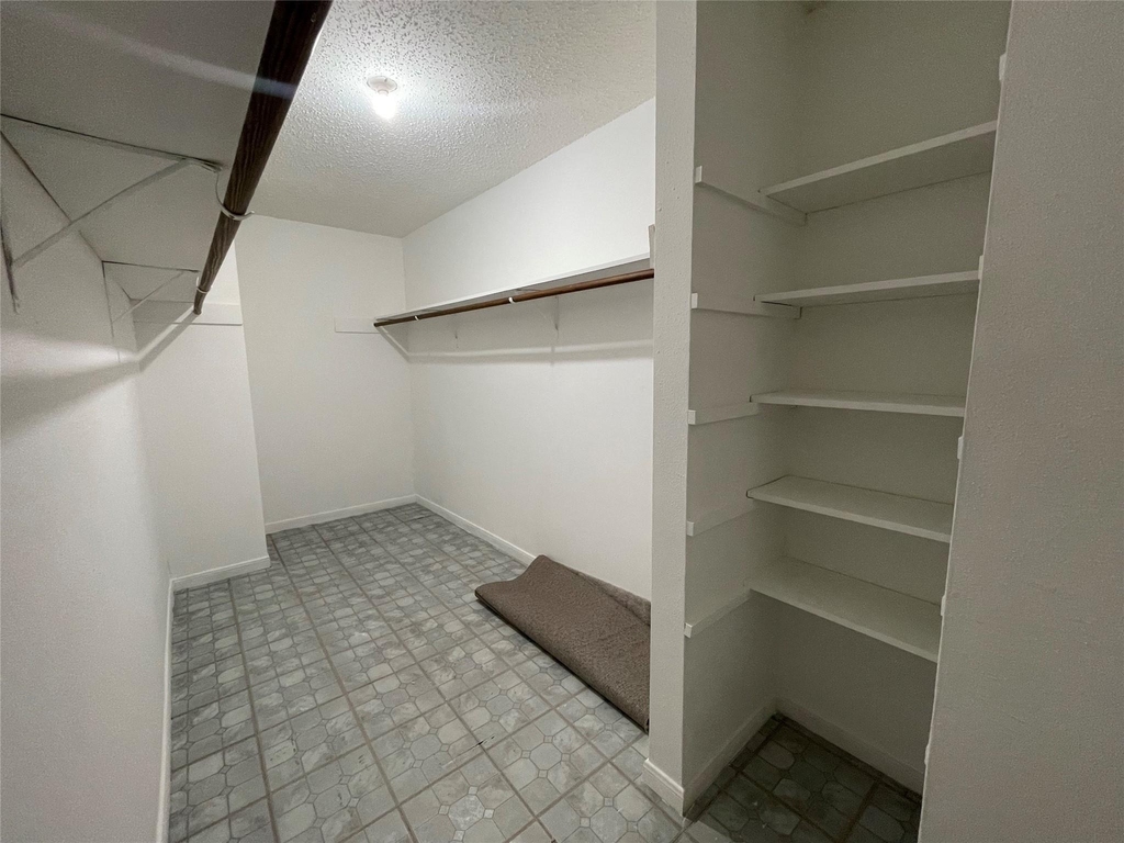 3909 Tanglewilde Street - Photo 18