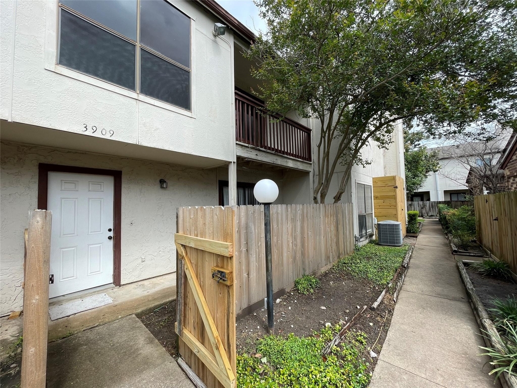3909 Tanglewilde Street - Photo 1
