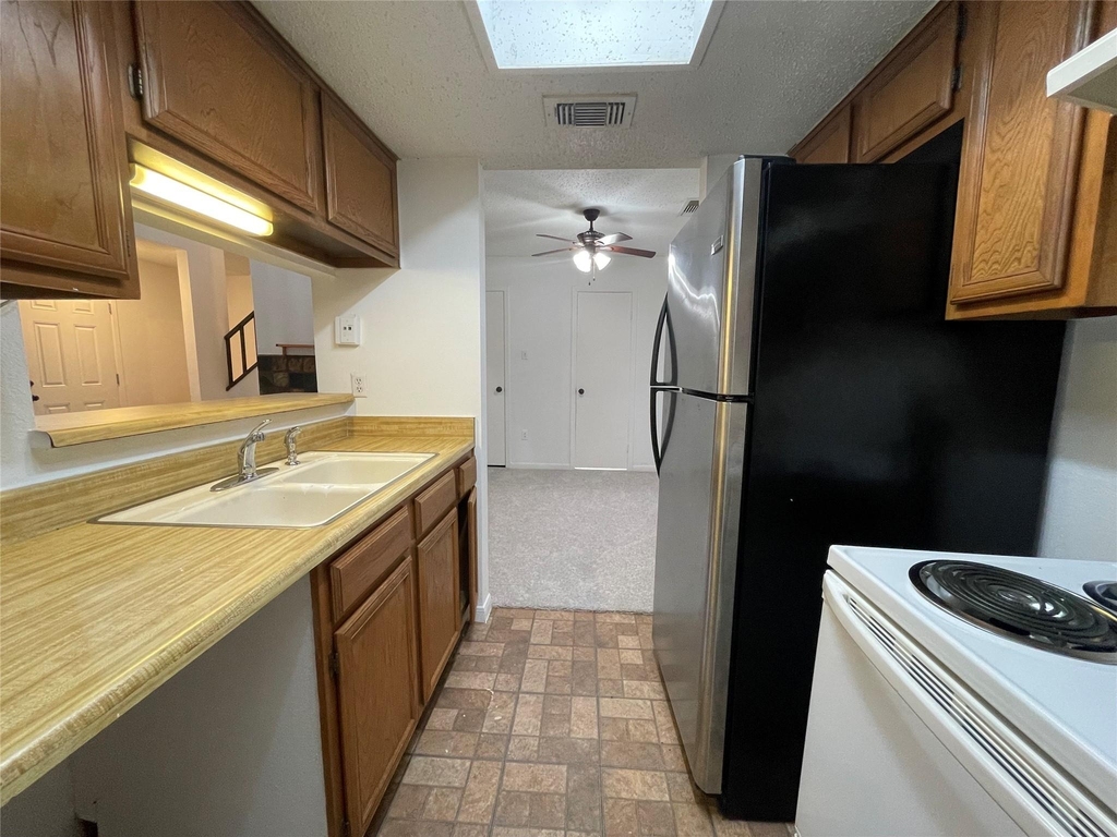 3909 Tanglewilde Street - Photo 15