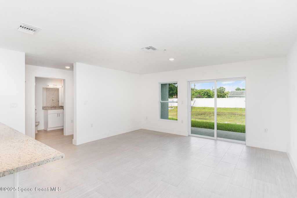 1635 Par Street Ne - Photo 3