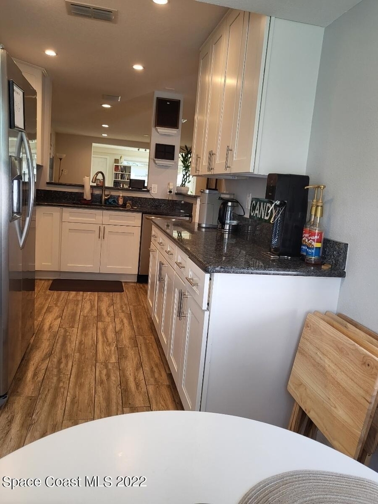 335 Paradise Boulevard - Photo 18