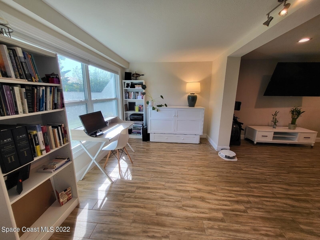335 Paradise Boulevard - Photo 11