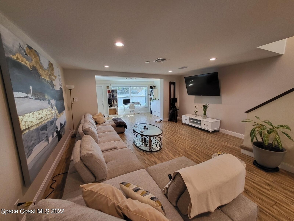335 Paradise Boulevard - Photo 7