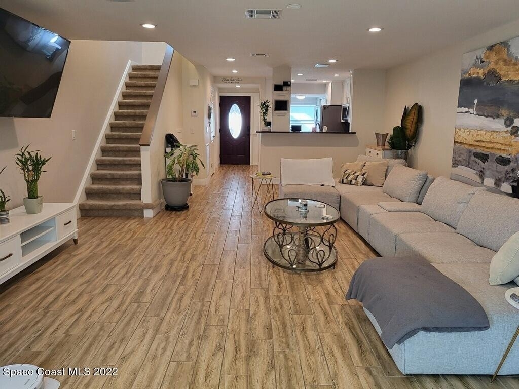 335 Paradise Boulevard - Photo 5