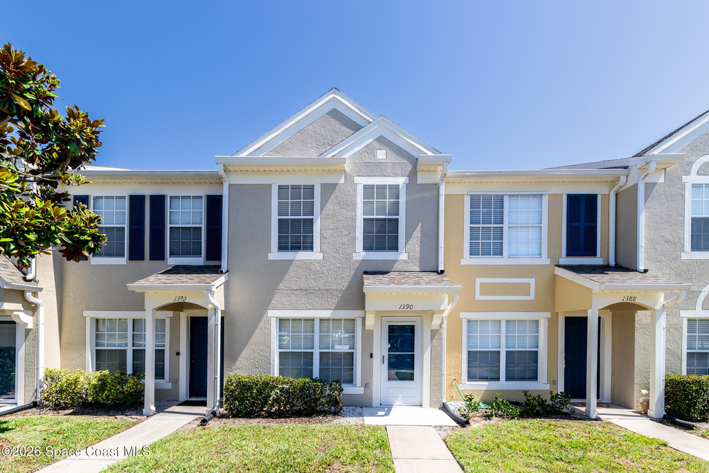 1390 Hampton Park Lane - Photo 0