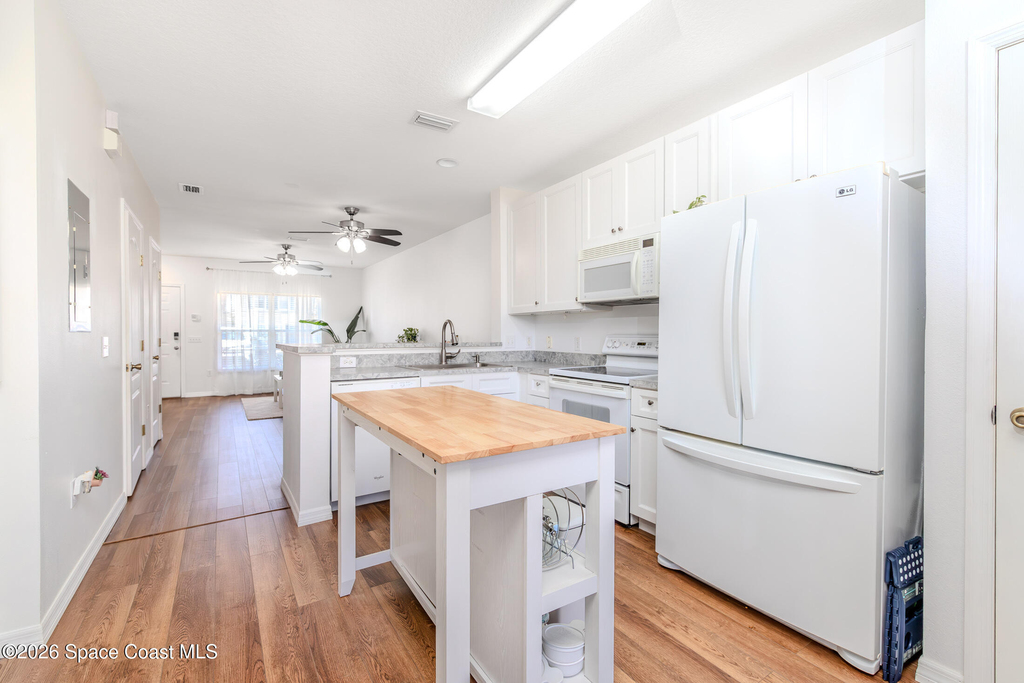 1390 Hampton Park Lane - Photo 5