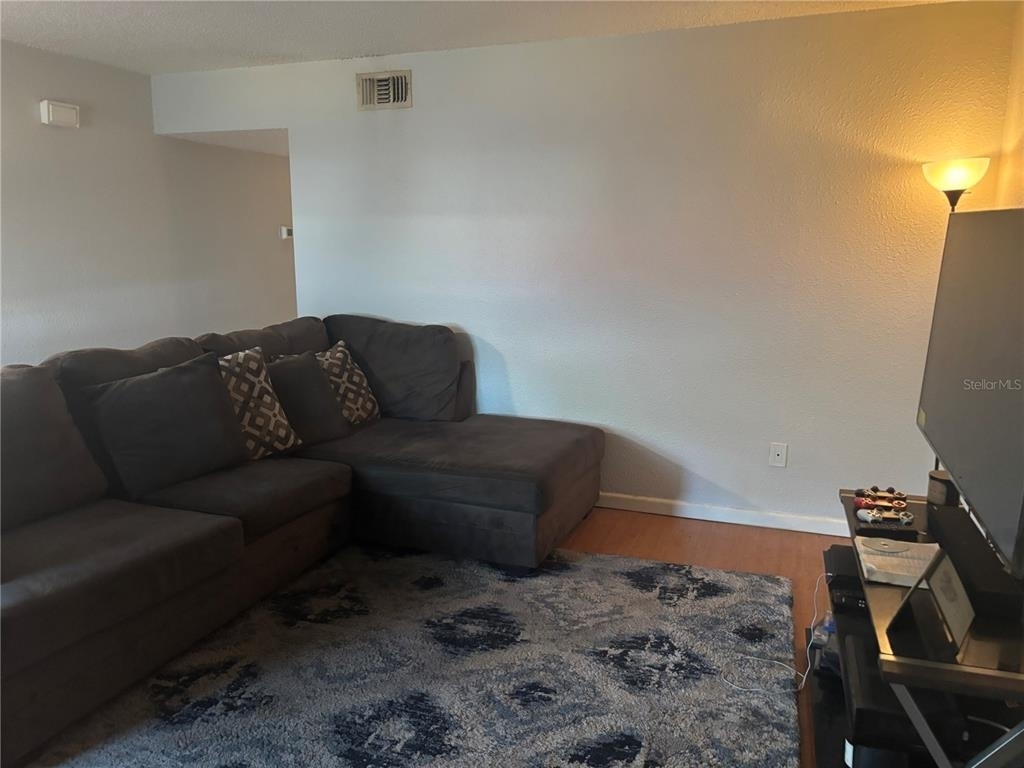 6080 22nd Avenue N - Photo 4