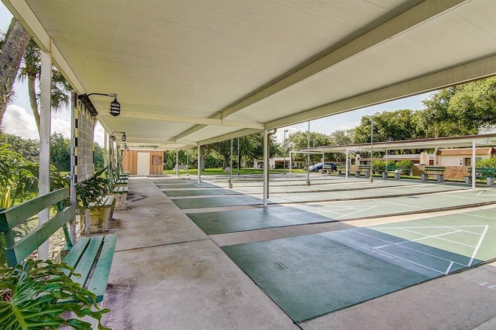 1400 Arrowhead Circle W - Photo 17
