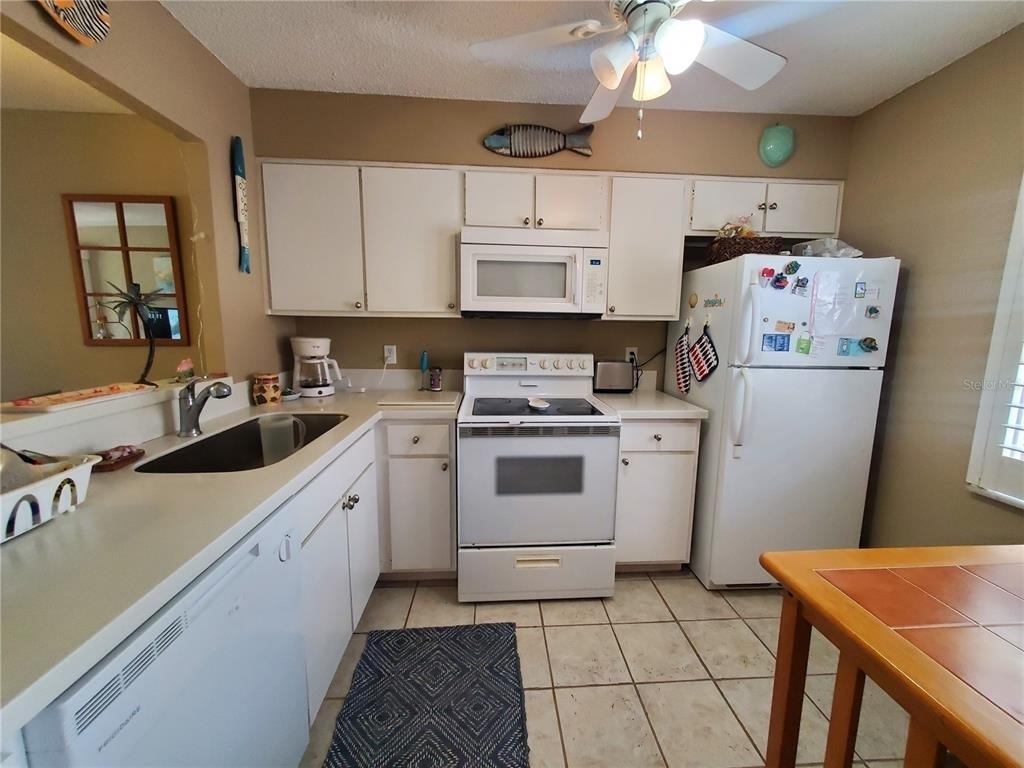 1400 Arrowhead Circle W - Photo 1