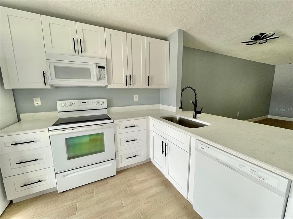 2852 Stillwell Court - Photo 2