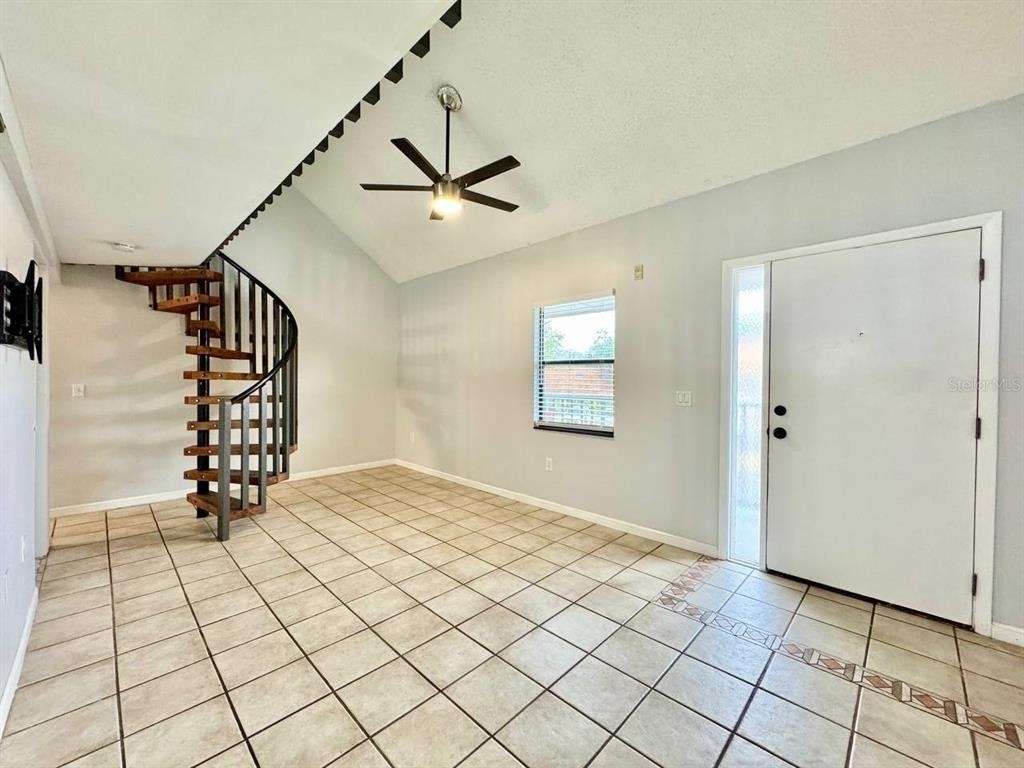 2166 Bradford Street - Photo 2