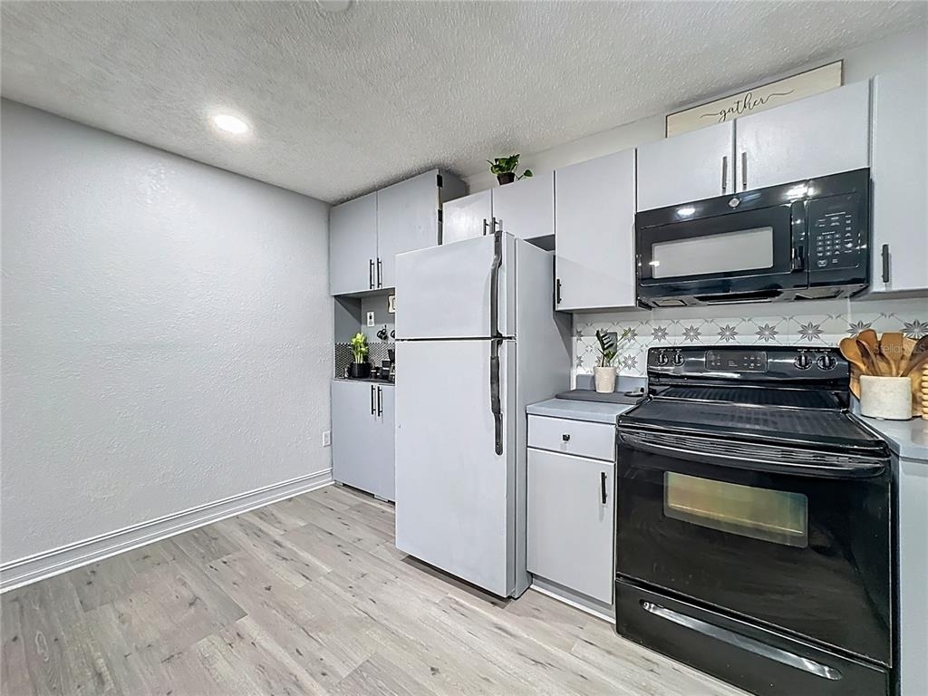 21027 Voyager Boulevard - Photo 8