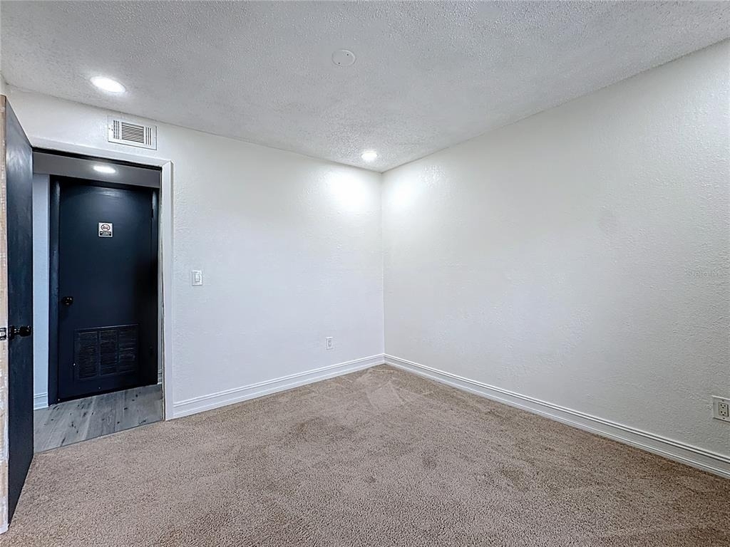 21027 Voyager Boulevard - Photo 15
