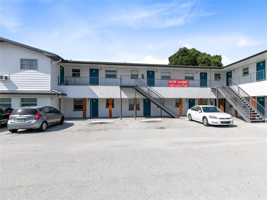 955 6th Street Se - Photo 1