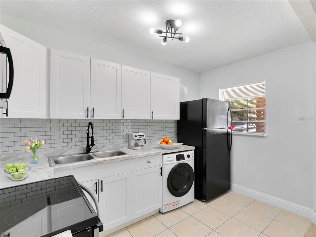 955 6th Street Se - Photo 4