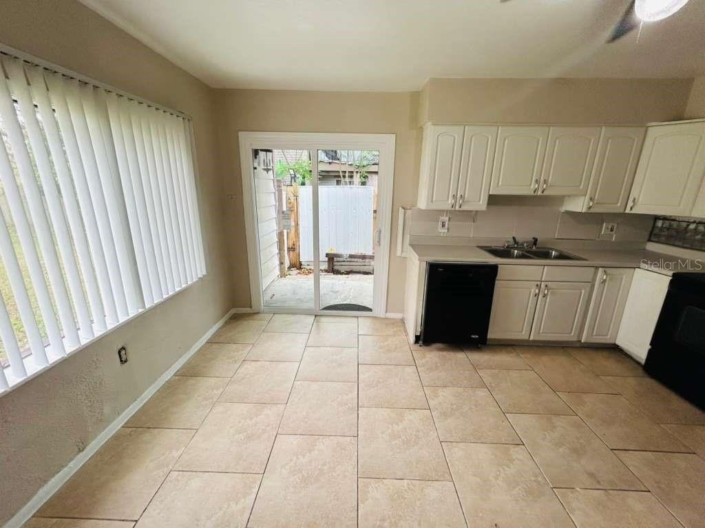 3914 Crayrich Circle - Photo 9