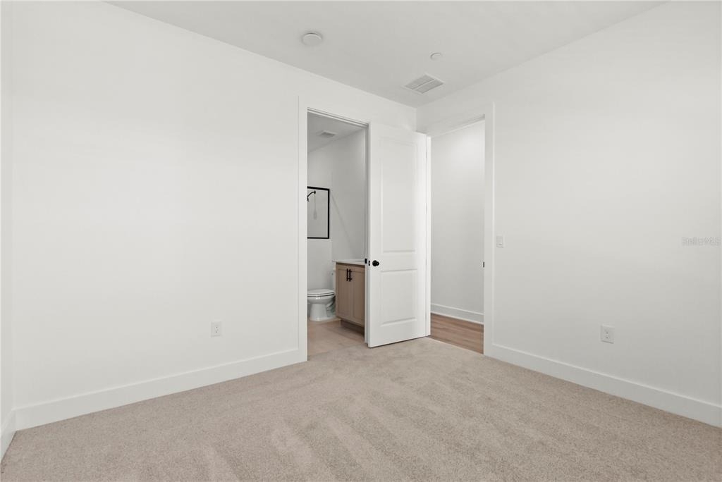 15363 Hamlin Park Drive - Photo 3