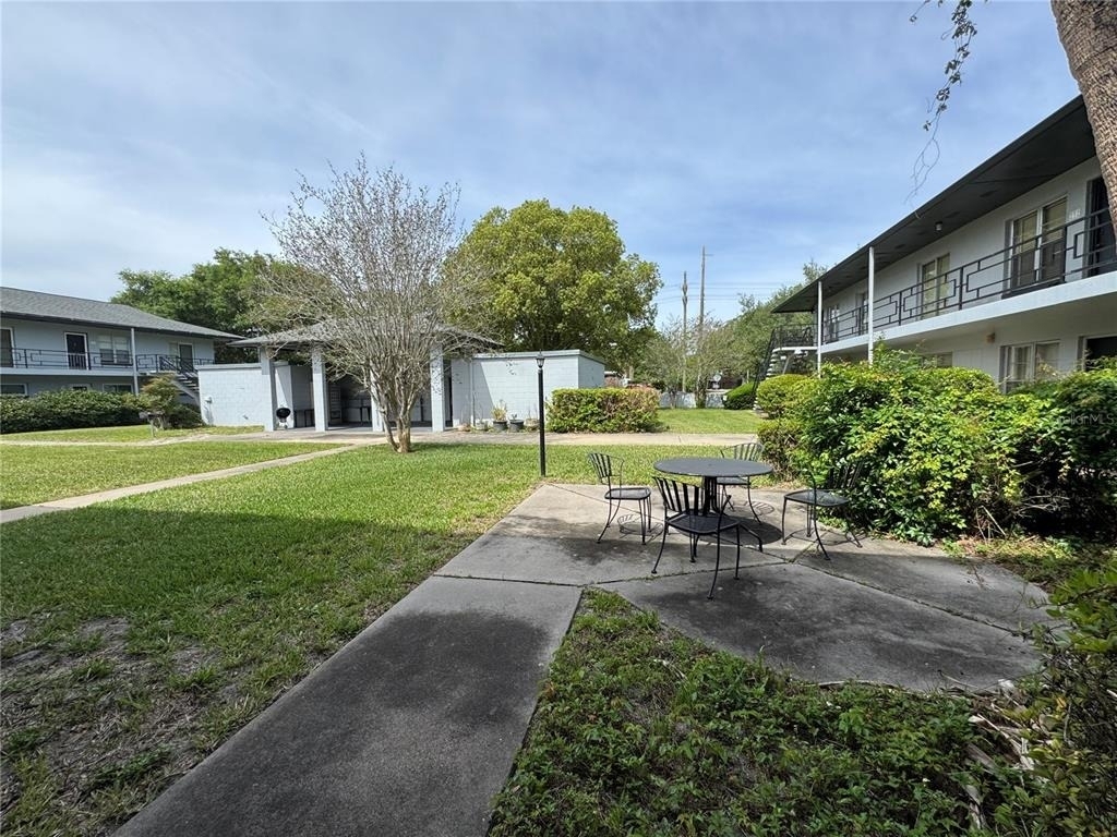 825 N Primrose Drive - Photo 10