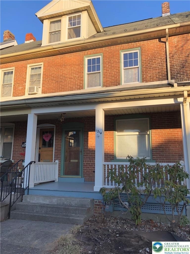 1214 Maple Street - Photo 0