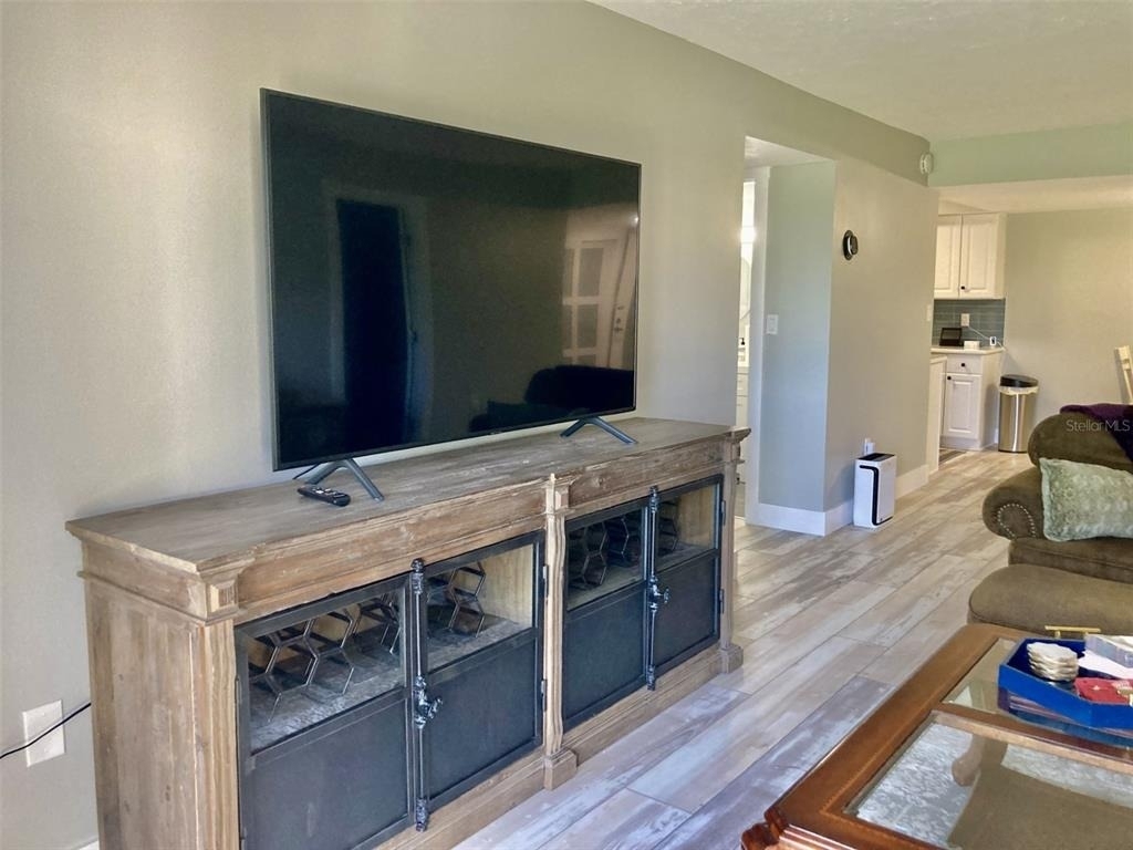 6114 43rd Street W - Photo 4