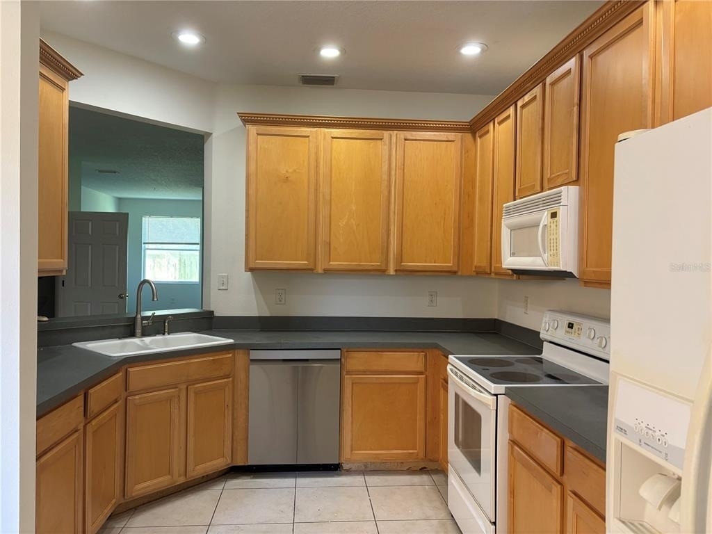 3429 Parkridge Circle - Photo 3