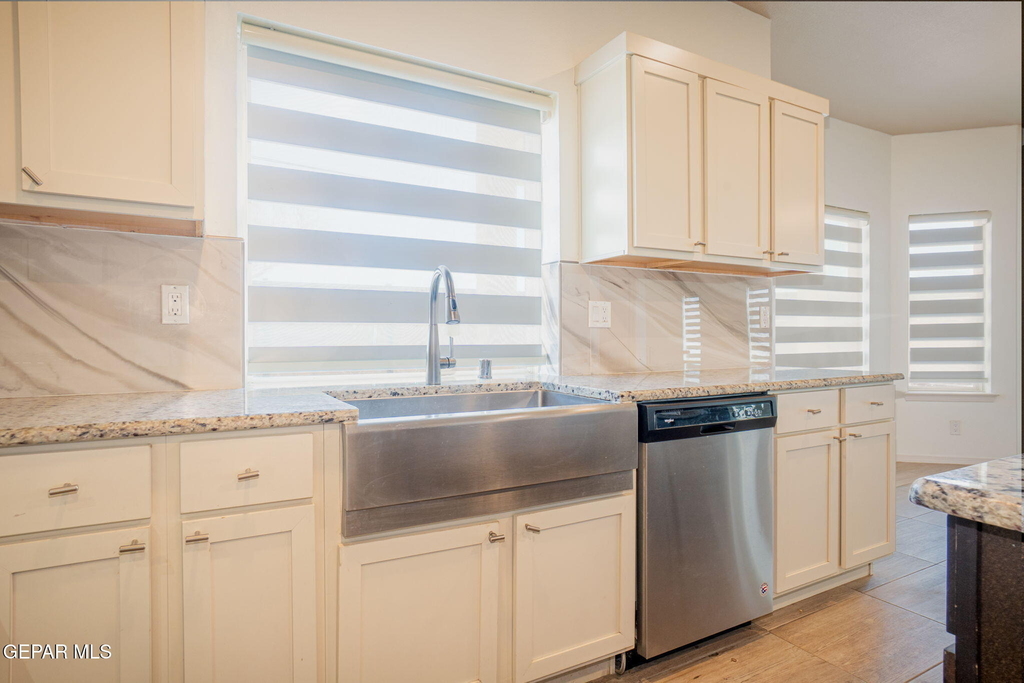 1126 Ismael Robles Street - Photo 7