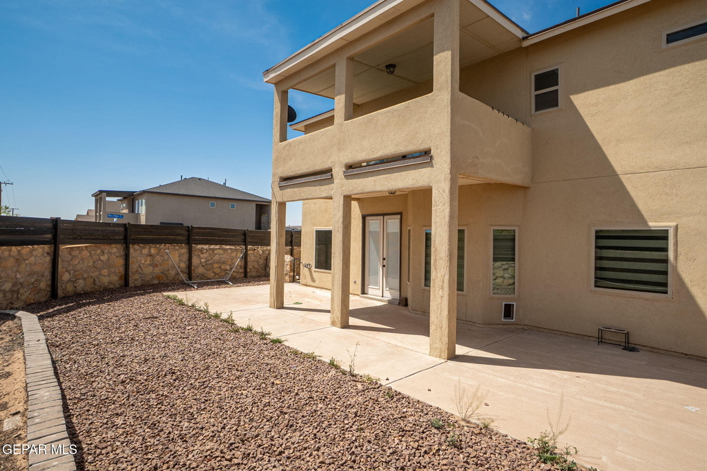 1126 Ismael Robles Street - Photo 18