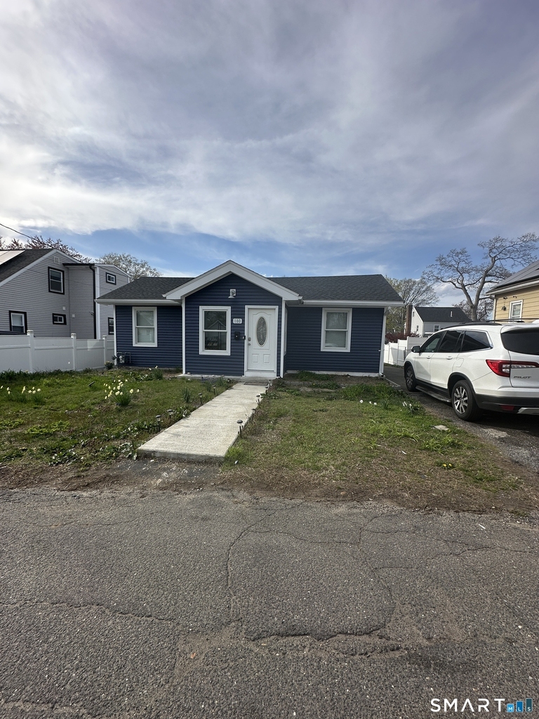 180 Pleasantview Avenue - Photo 1