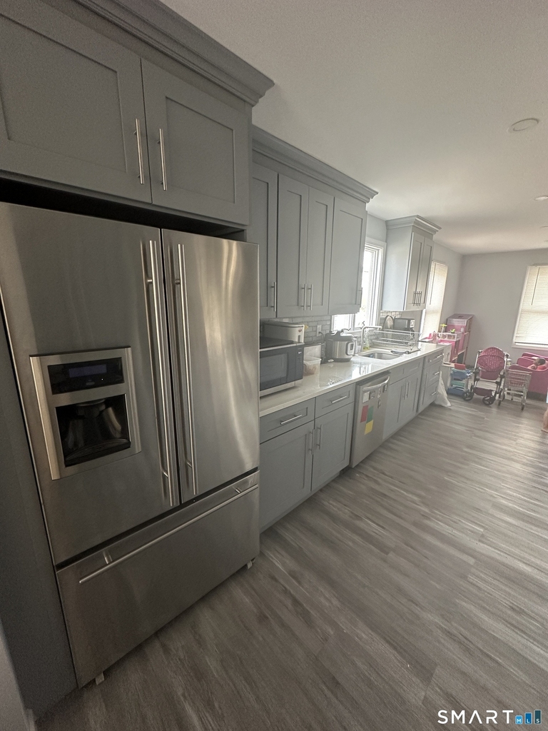 180 Pleasantview Avenue - Photo 6
