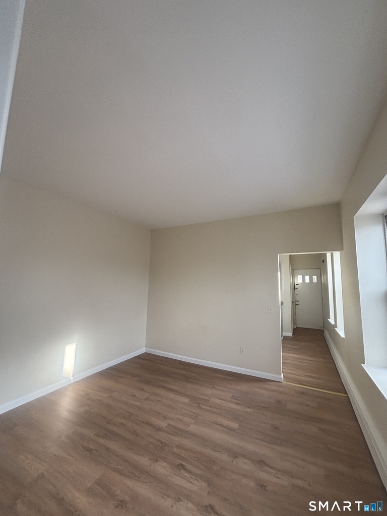 1804 Barnum Avenue - Photo 3