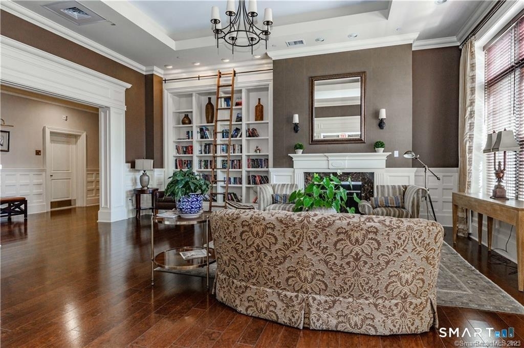 85 Memorial Road - Photo 5