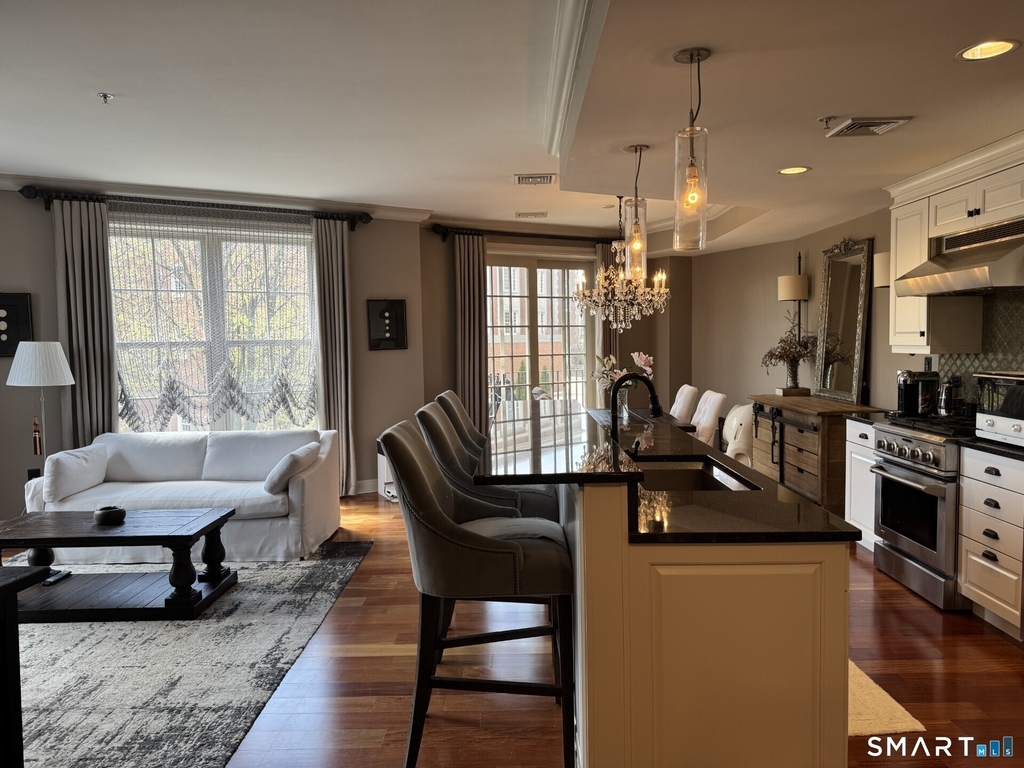 85 Memorial Road - Photo 11